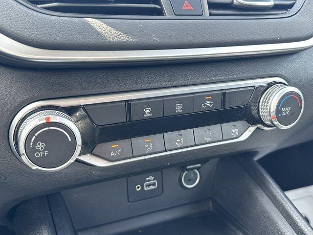 Photo of 2022 Deep Blue Pearl Nissan Altima