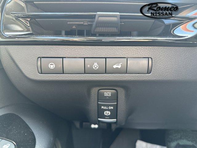 Photo of 2025 Everest White P Nissan Murano