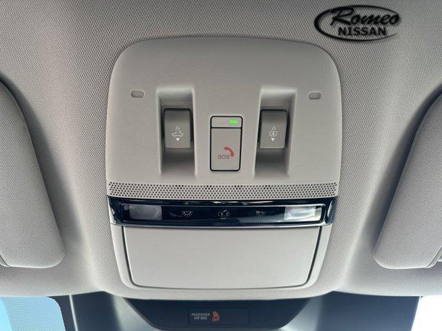 Photo of 2025 Everest White P Nissan Murano