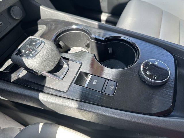 Photo of 2021 White Nissan Rogue