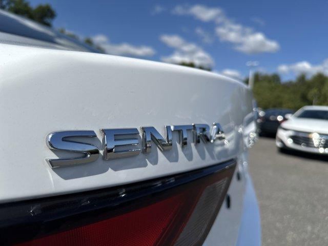 Photo of 2023 Cloud White Nissan Sentra