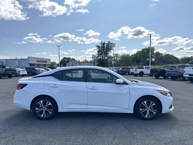 Photo of 2023 Cloud White Nissan Sentra