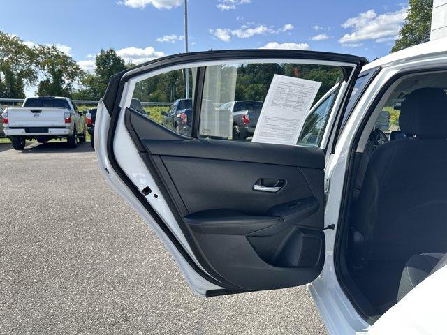 Photo of 2023 Cloud White Nissan Sentra