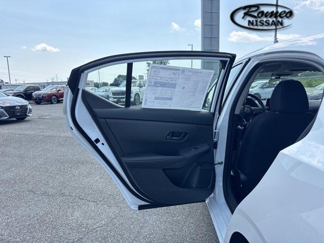Photo of 2025 Cloud White Nissan Sentra