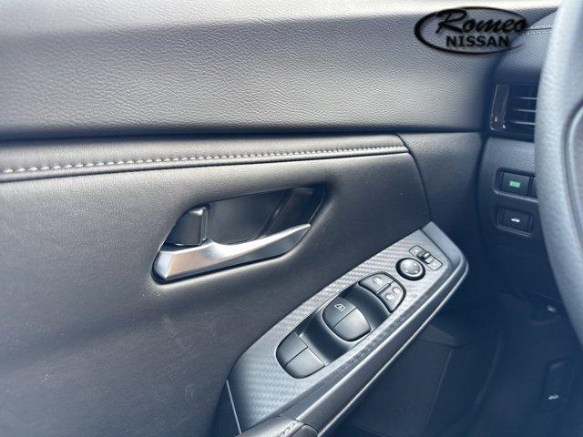 Photo of 2025 Cloud White Nissan Sentra