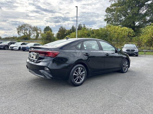 Photo of 2023 Aurora Black Pearl Kia Forte