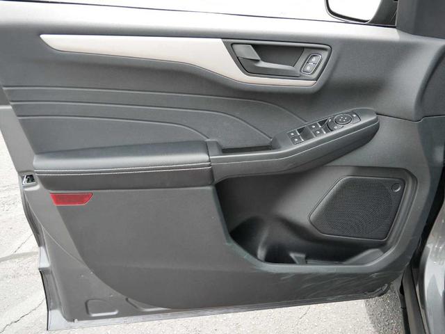 Photo of 2022 Gray Ford Escape
