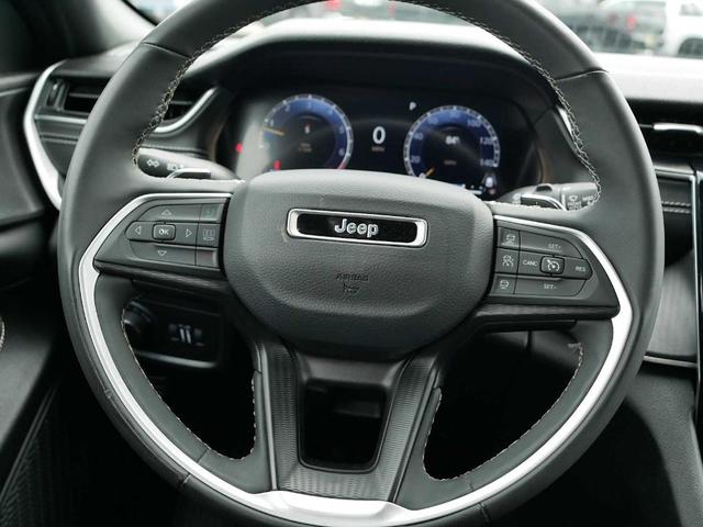 Photo of 2023 Red Jeep Grand Cherokee
