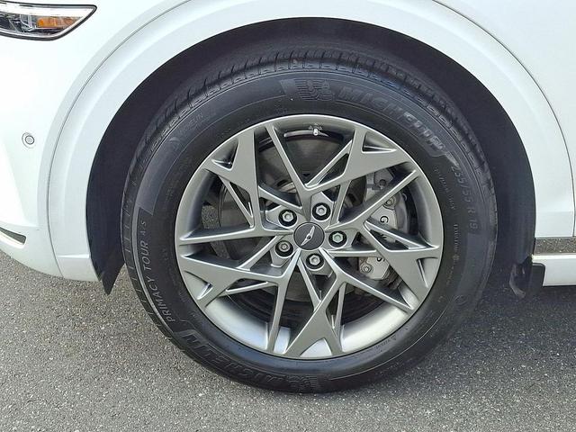 Photo of 2023 Matterhorn White Genesis GV70