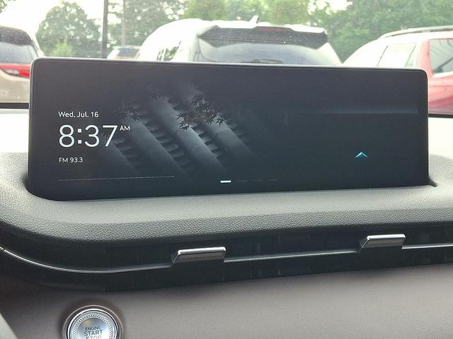 Photo of 2023 Matterhorn White Genesis GV70