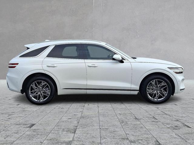 Photo of 2023 Matterhorn White Genesis GV70
