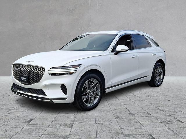 Photo of 2023 Matterhorn White Genesis GV70