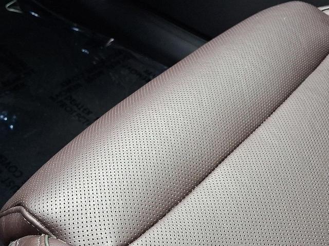 Photo of 2023 Matterhorn White Genesis GV70