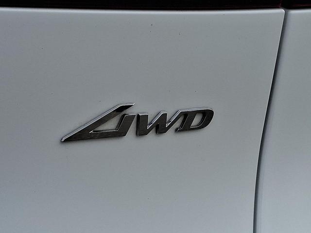 Photo of 2023 Matterhorn White Genesis GV70