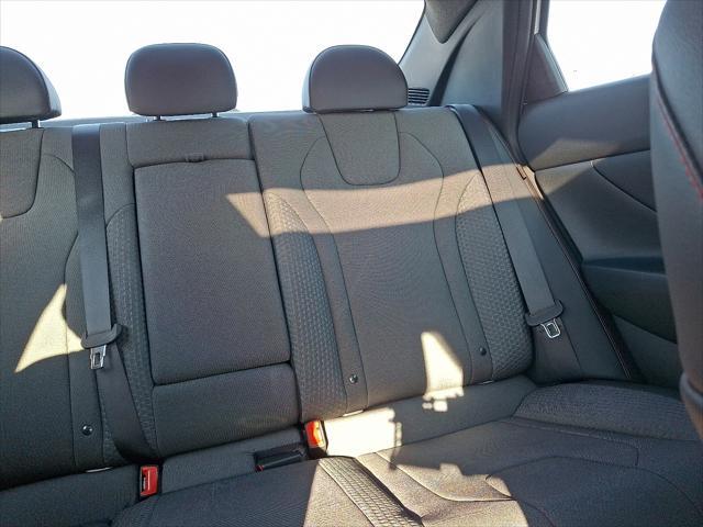 Photo of 2025 Atlas White Hyundai ELANTRA