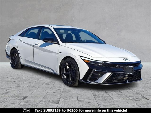 Photo of 2025 Atlas White Hyundai ELANTRA