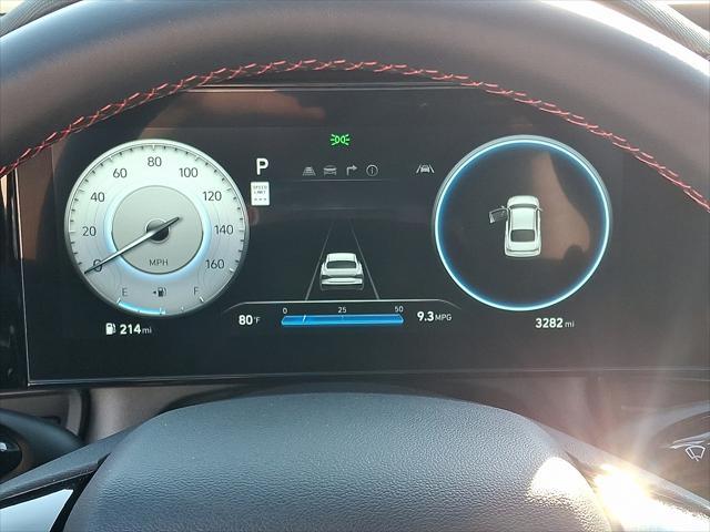 Photo of 2025 Atlas White Hyundai ELANTRA
