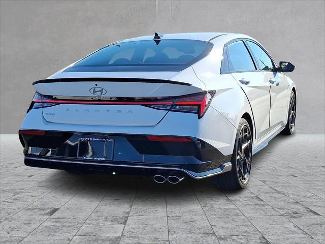Photo of 2025 Atlas White Hyundai ELANTRA