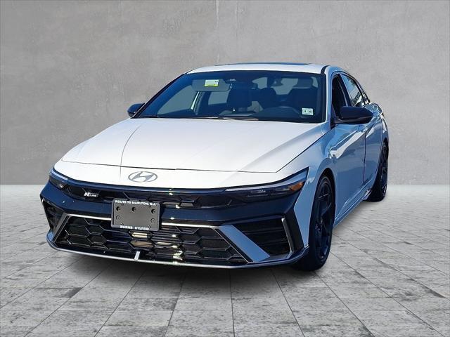 Photo of 2025 Atlas White Hyundai ELANTRA