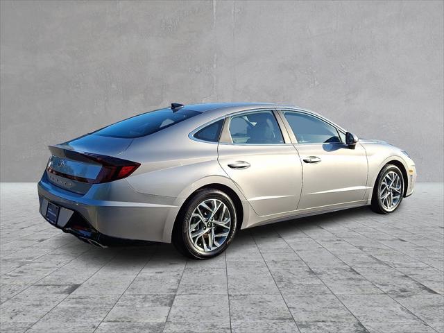 Photo of 2023 Curated Silver Hyundai SONATA