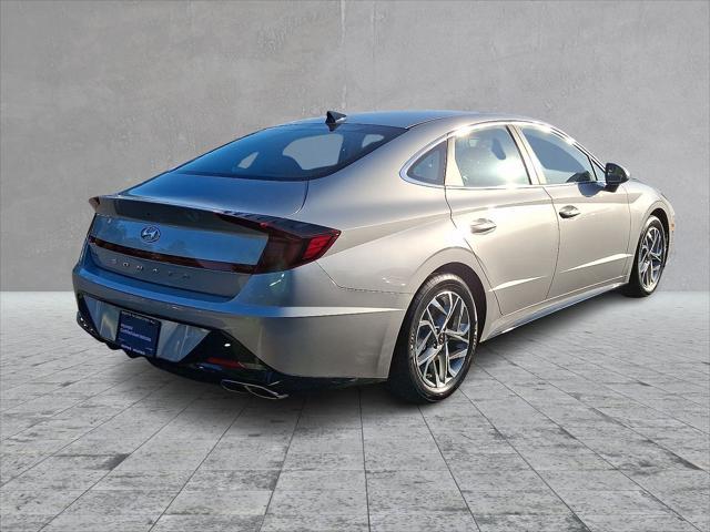 Photo of 2023 Curated Silver Hyundai SONATA