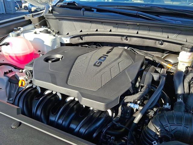Photo of 2025 White Pearl Hyundai TUCSON