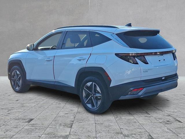 Photo of 2025 White Pearl Hyundai TUCSON