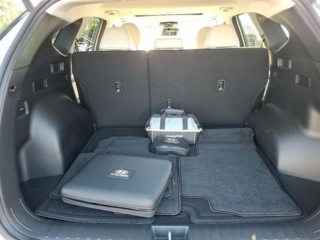 Photo of 2025 White Pearl Hyundai TUCSON