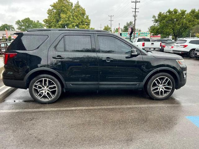 Photo of 2017 Black Ford Explorer