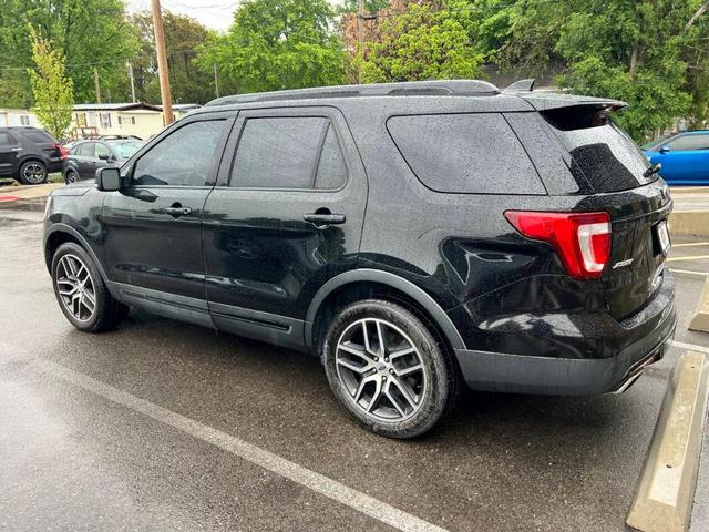 Photo of 2017 Black Ford Explorer