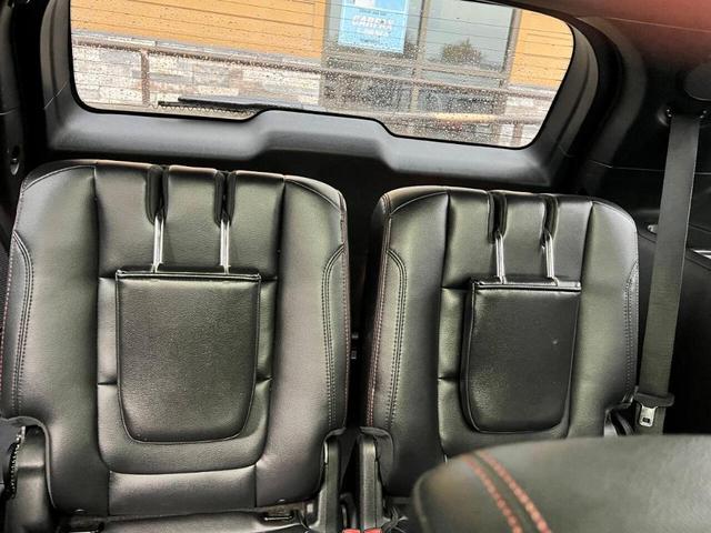 Photo of 2017 Black Ford Explorer