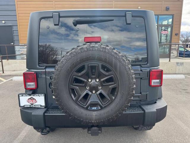 Photo of 2018 Gray Jeep Wrangler JK