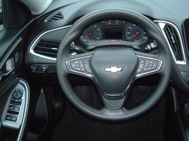 Photo of 2020 SUMMIT WHITE Chevrolet Malibu