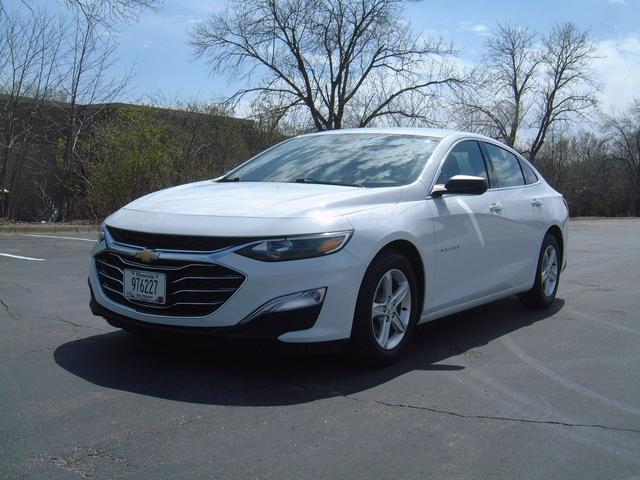 Photo of 2020 SUMMIT WHITE Chevrolet Malibu
