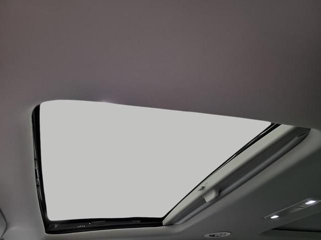 Photo of 2023 Summit White GMC Acadia
