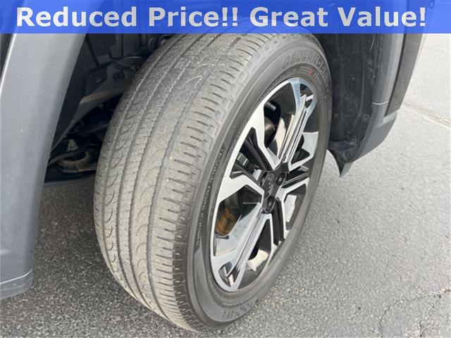 Photo of 2022 Diamond Black Crystal Pearlcoat Jeep Compass
