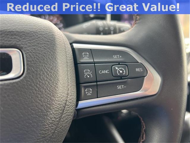 Photo of 2022 Diamond Black Crystal Pearlcoat Jeep Compass