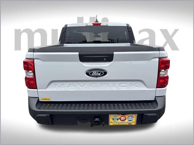 Photo of 2025 Space White Metallic Ford Maverick