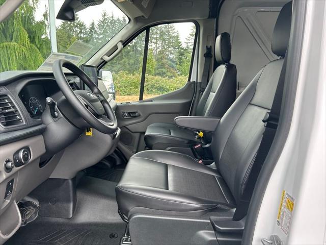 Photo of 2025 Oxford White Ford Transit-250