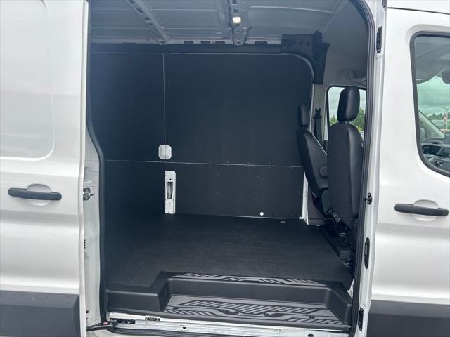 Photo of 2025 Oxford White Ford Transit-250