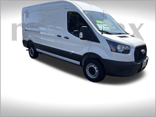 Photo of 2025 Yz Oxford White Ford Transit-250