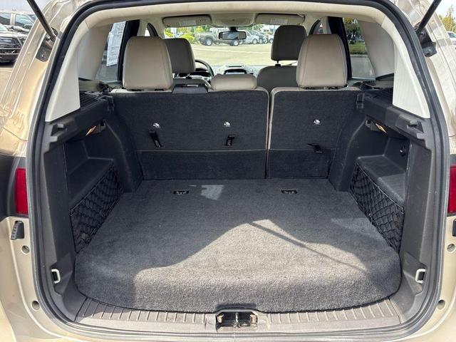 Photo of 2017 White Gold Metallic Ford C-Max Hybrid