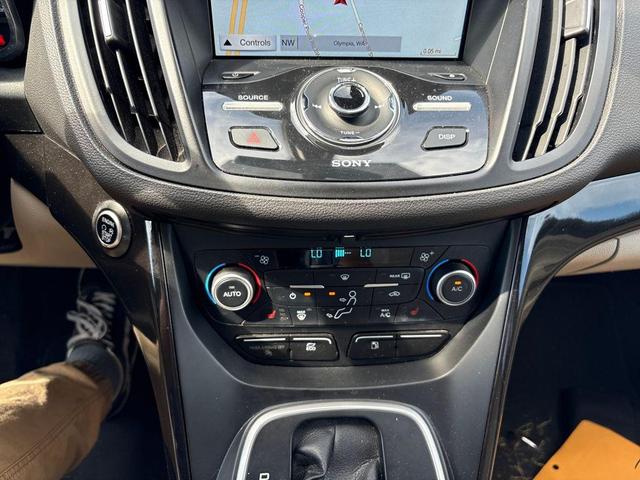 Photo of 2017 White Gold Metallic Ford C-Max Hybrid