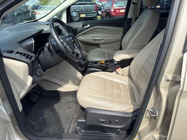Photo of 2017 White Gold Metallic Ford C-Max Hybrid