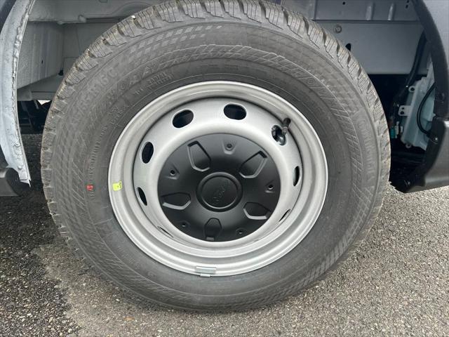 Photo of 2025 Oxford White Ford Transit-250