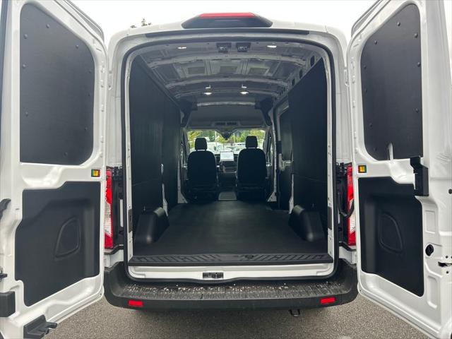 Photo of 2025 Oxford White Ford Transit-250