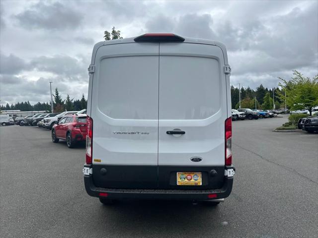 Photo of 2025 Oxford White Ford Transit-250