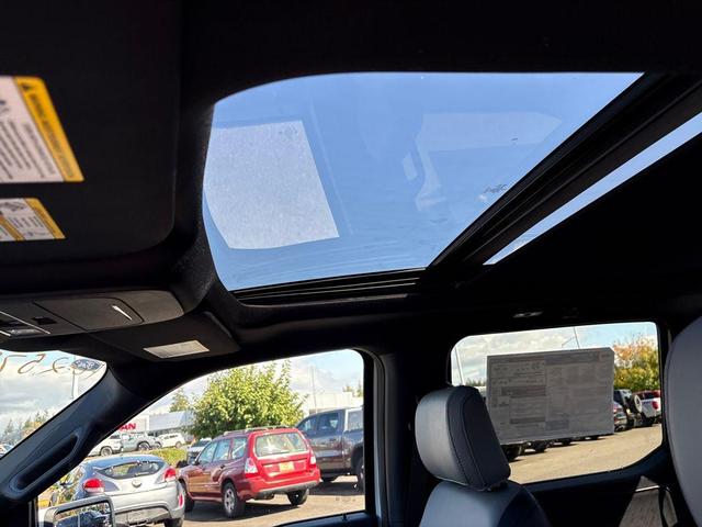 Photo of 2025 Oxford White Ford F-150 Lightning