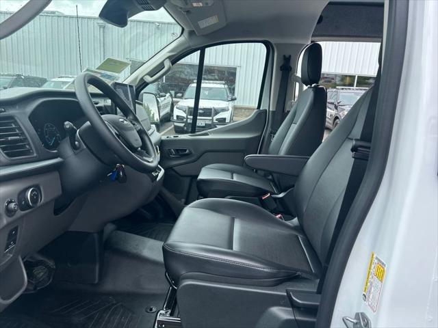 Photo of 2025 Oxford White Ford Transit-250