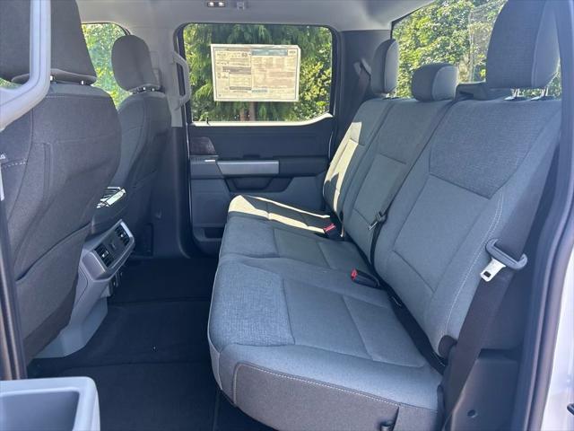 Photo of 2025 Oxford White Ford F-150 Lightning